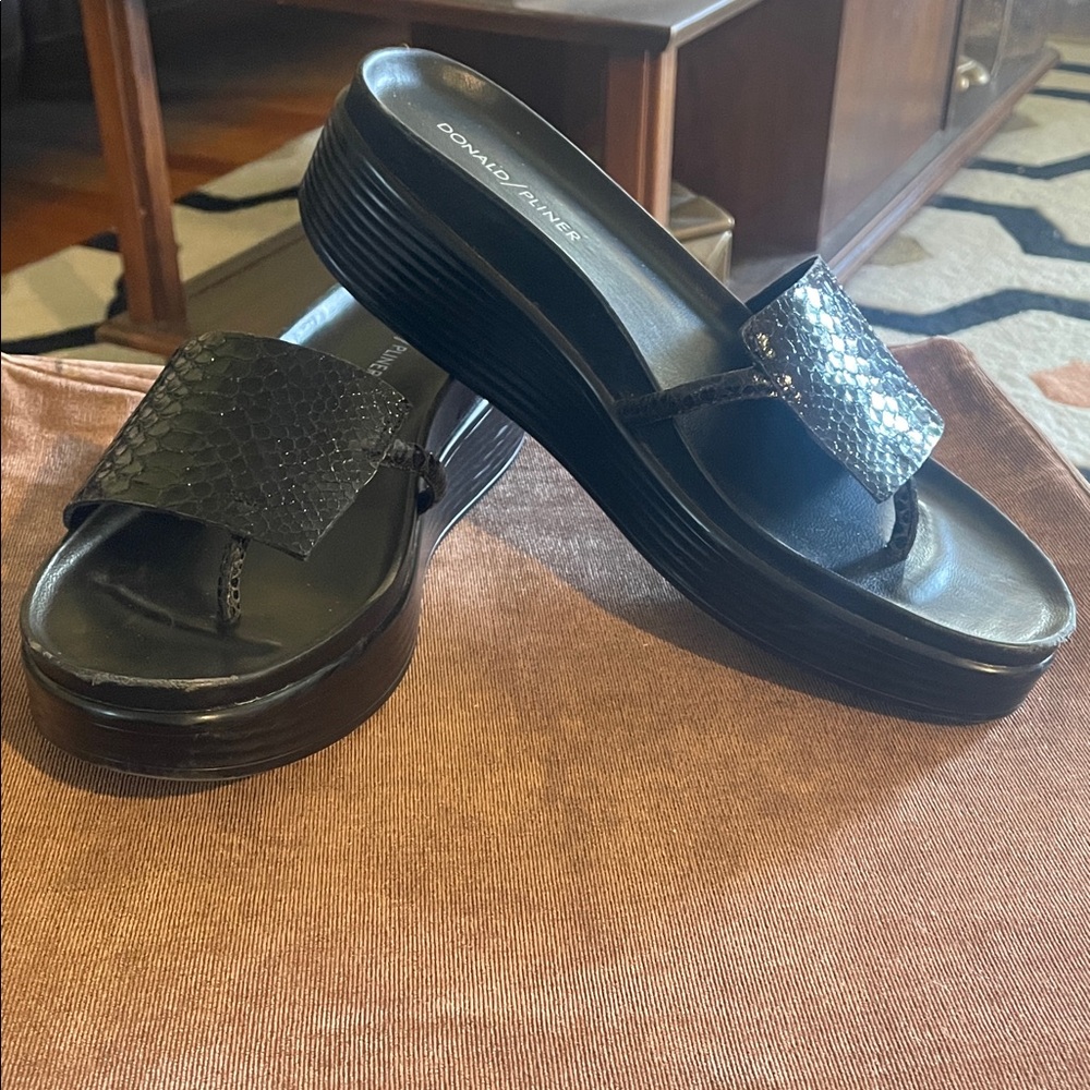 Donald J. Pliner Black Textured Platform Slide Sandals